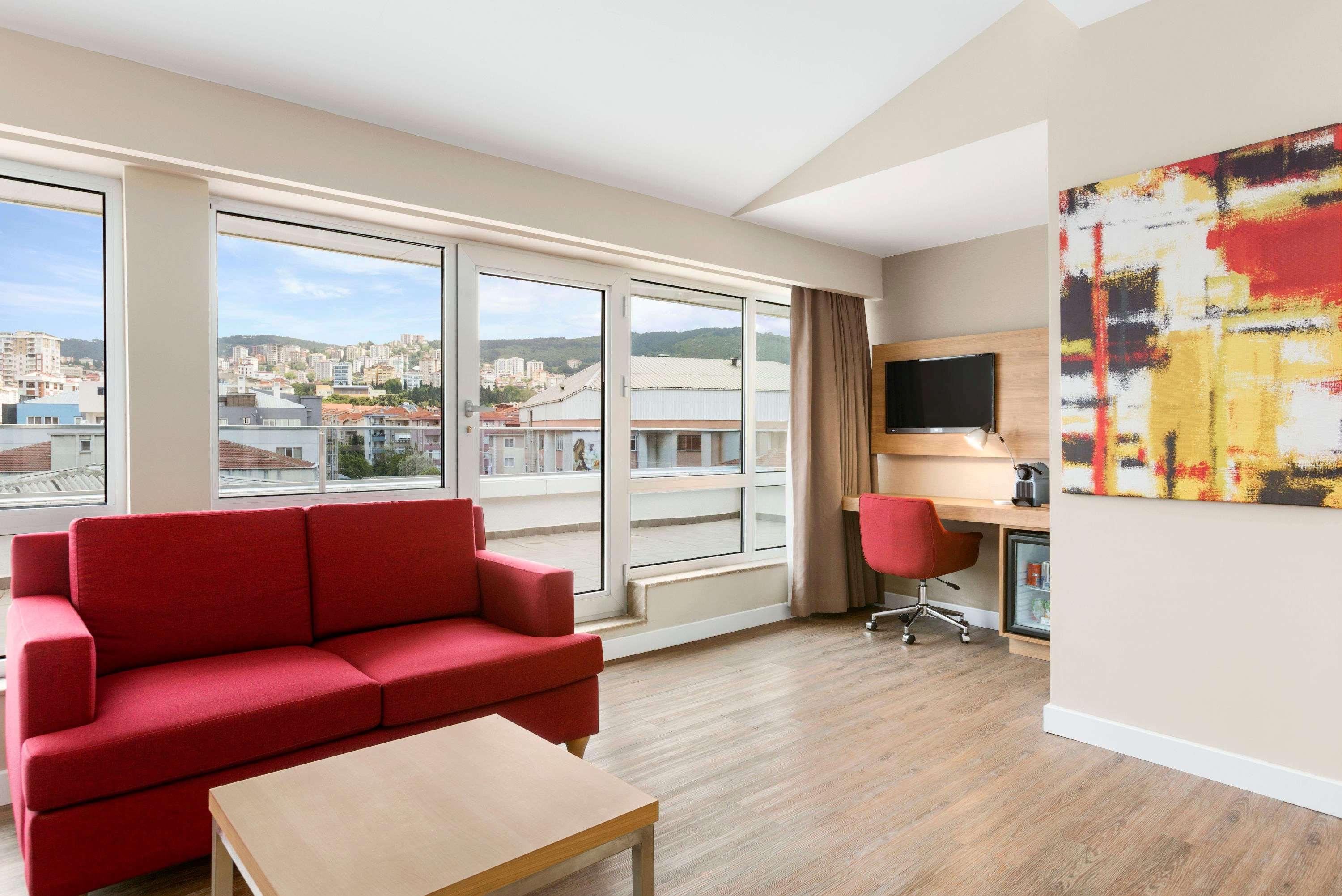 Ramada Encore Istanbul Kartal Esterno foto