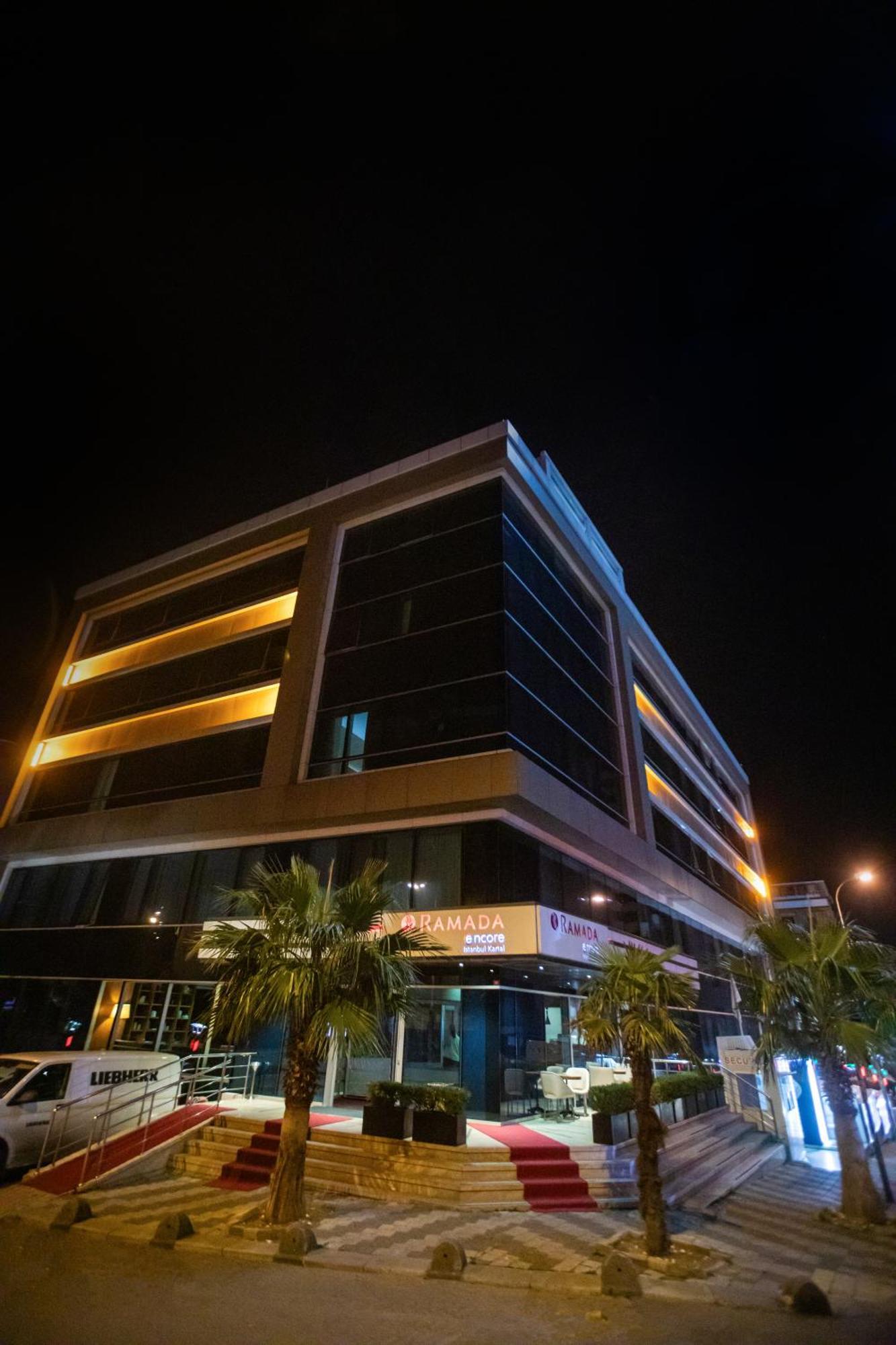 Ramada Encore Istanbul Kartal Esterno foto