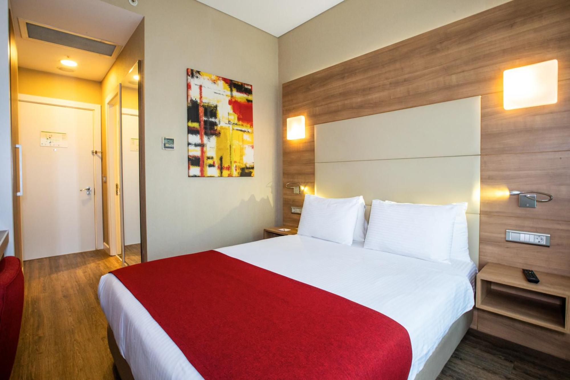 Ramada Encore Istanbul Kartal Esterno foto