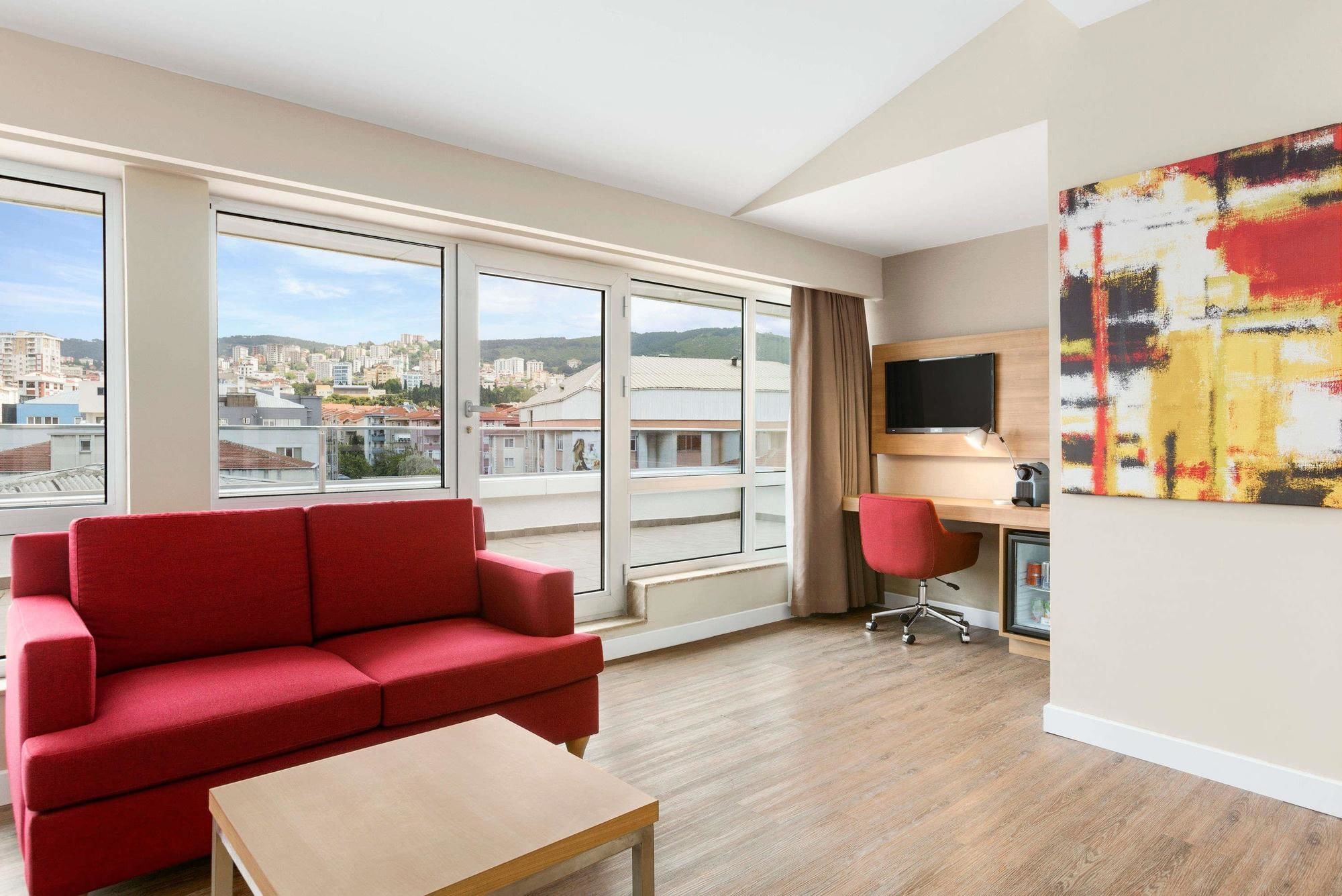 Ramada Encore Istanbul Kartal Esterno foto